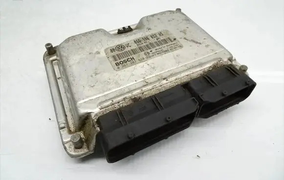 Volkswagen PASSAT B5.5 Engine control unit/module 066906032AS 0261207880
