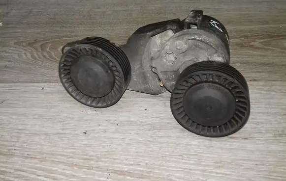 Volvo V70 Alternator belt tensioner 31251251