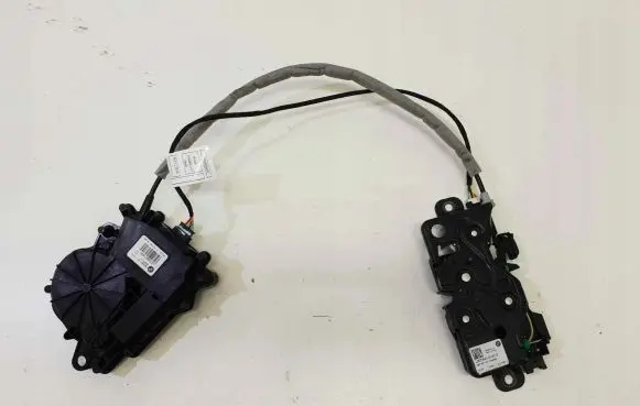 BMW 8 G15 Tailgate/trunk/boot lock/catch/latch 7613840