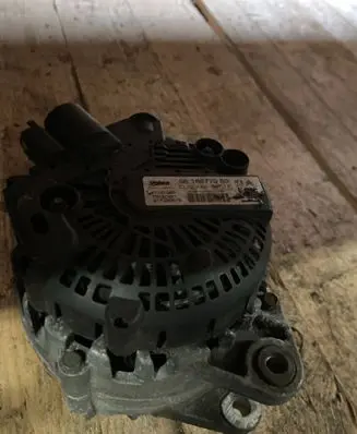 Peugeot 2008 I Generator/alternator 9818677980