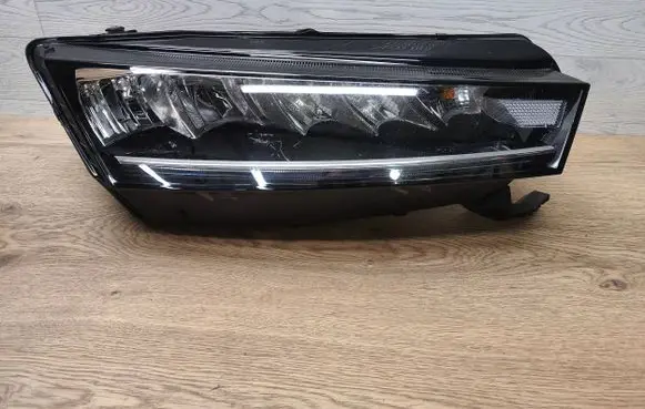 Skoda Octavia Mk4 Headlight/headlamp 5E4941016