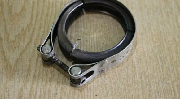 Volkswagen Touran I Muffler pipe connector clamp 1K0253725