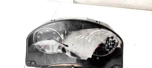 Volkswagen Tiguan Speedometer (instrument cluster) 1K0920851F V0021000