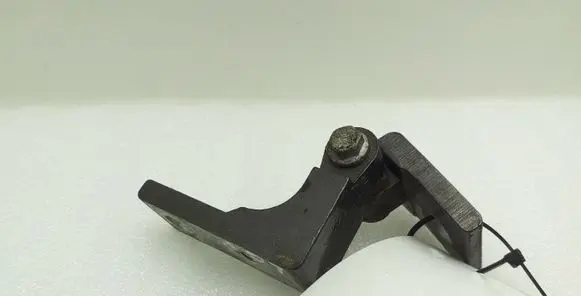 Alfa Romeo 159 Rear door upper hinge B986
