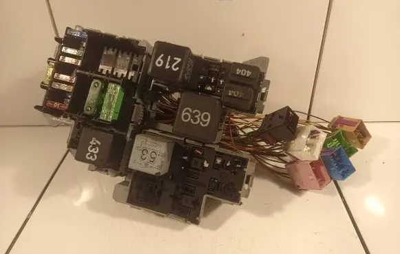 Volkswagen Touareg I Fuse module 7L6937503A 7L0937503D 7L0937559