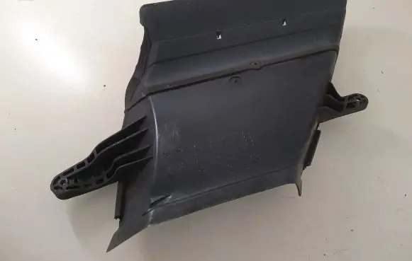 Audi A5 8T 8F Air intake duct part 8K0129618A