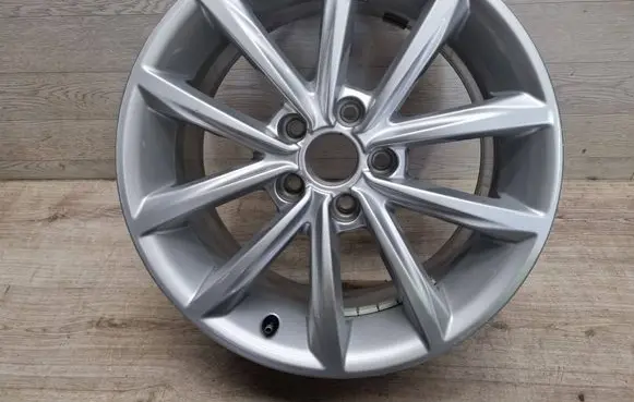 Audi TT TTS Mk2 R17 alloy rim 8J0601025BE