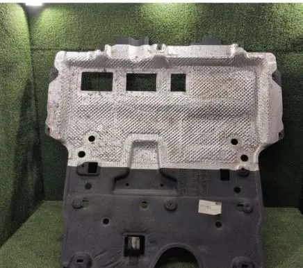 Peugeot 2008 II Engine splash shield/under tray 9824226480 9833490480