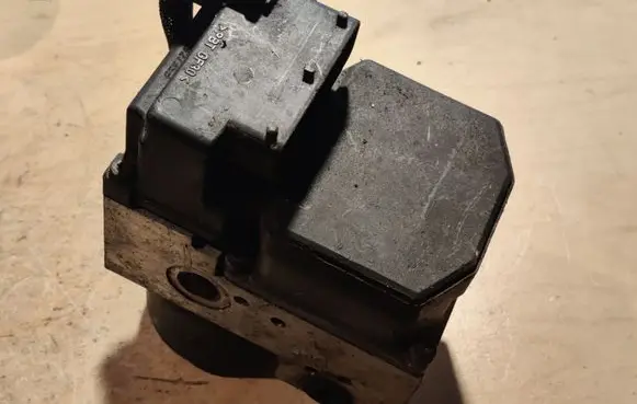 Audi A6 S6 C5 4B ABS Pump 0273004573 0265220621