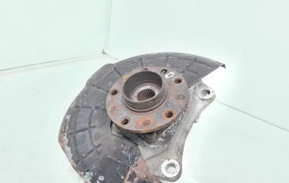 Alfa Romeo Giulietta Front wheel hub spindle knuckle