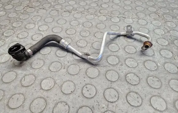 Coolant pipe/hose