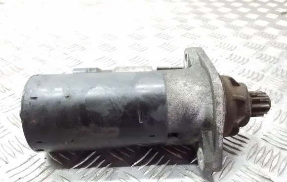 Volkswagen Transporter - Caravelle T5 Starter motor 1005831423