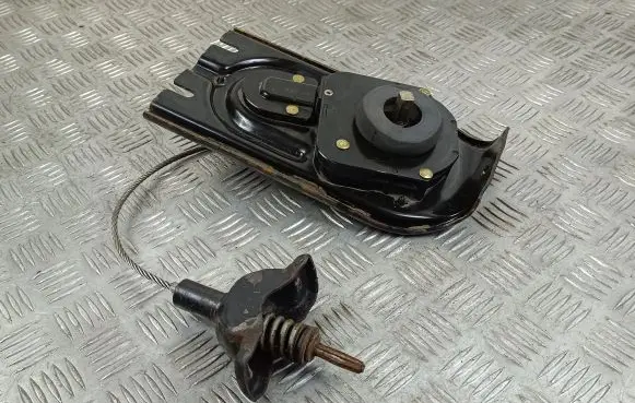 Dodge Durango Spare wheel mounting bracket 
