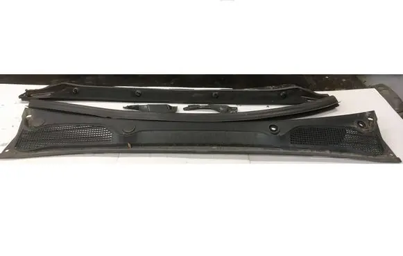 Renault Clio V Wiper trim 668115911R 668114189R