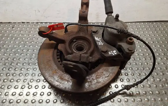 Renault Twingo II Front wheel hub spindle knuckle S25056344 8200663586