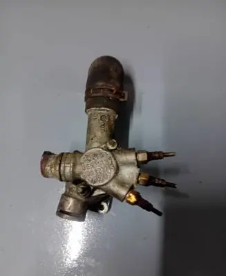 Volkswagen PASSAT B5.5 Coolant heater 038121145