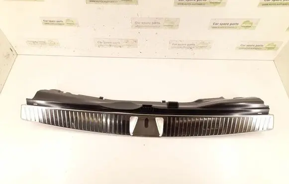 Mercedes-Benz C W204 Tailgate/boot lid lock trim 2046902800 2046906541