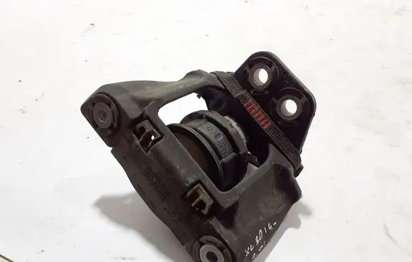 Volvo XC90 Engine mount bracket 31330588