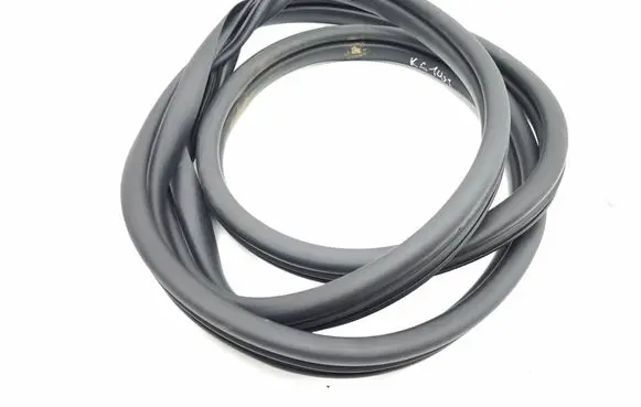 Hyundai Tucson IV NX4 Rear door rubber seal (on body)