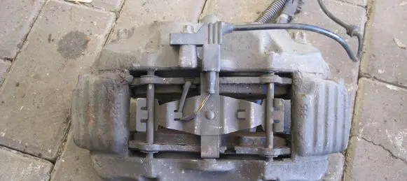 Mercedes-Benz S W221 Front brake caliper