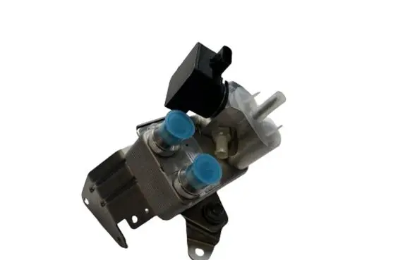 Mercedes-Benz E W214 Engine oil radiator A2548308201 2206060201101 R134AR1234V1