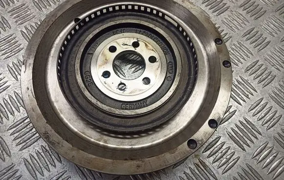 Skoda Fabia Mk1 (6Y) Flywheel 03D105271