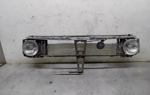 Volkswagen Golf II Radiator support slam panel