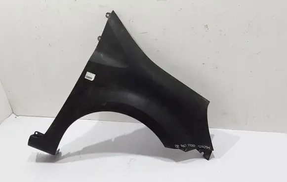 Renault Modus Fender 8200093310