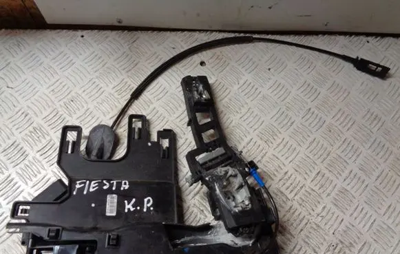 Ford Fiesta Front door lock 8A61B219A65EJ 8A6AA21813DE