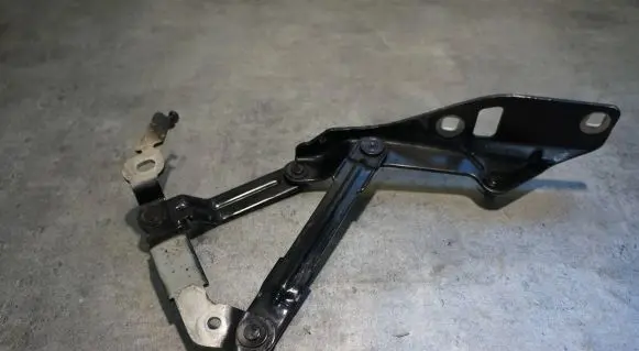 Audi TT TTS Mk2 Engine bonnet/hood hinges 8J0823301H