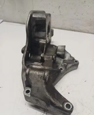 Volvo S60 Generator/alternator bracket 31401103
