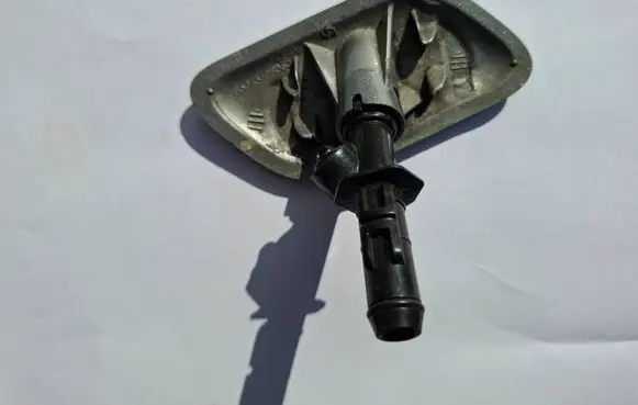 Toyota Avensis T270 Headlight washer spray nozzle cap/cover 8504505060