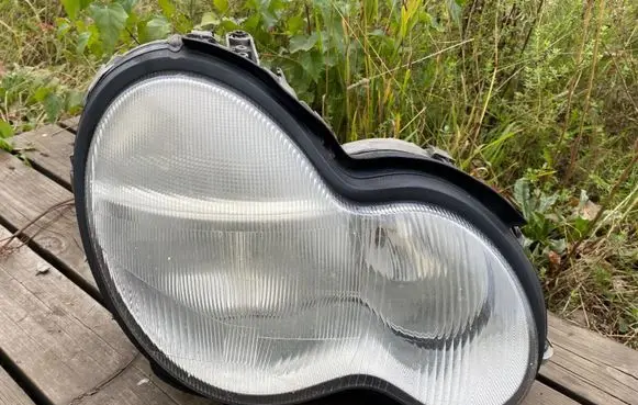 Mercedes-Benz C W203 Headlight/headlamp A2038201161