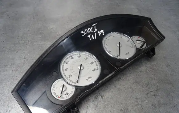 Chrysler 300 - 300C Speedometer (instrument cluster) P0517205AE 0517205AE A2C53216200