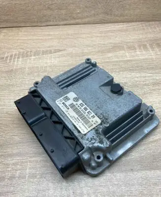 Volkswagen Touran I Engine control unit/module ECU 03G906021RN 0281014128