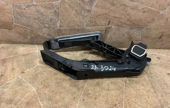 Mercedes-Benz SL R230 Accelerator throttle pedal A2303000104