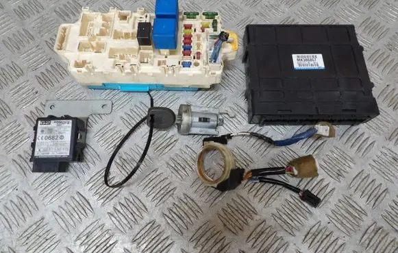 Mitsubishi Pajero Engine ECU kit and lock set 