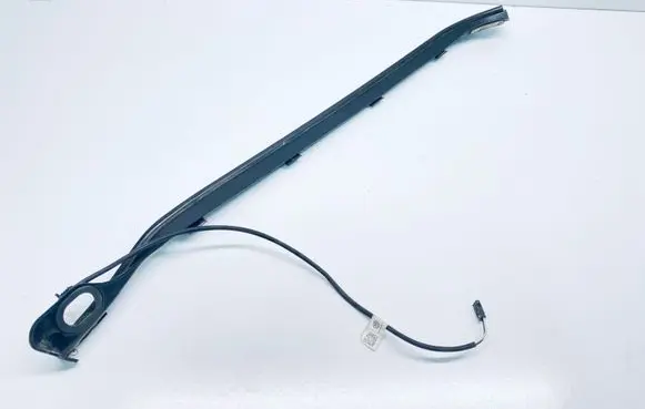 Volkswagen Touareg II Other trunk/boot trim element 7P6827712