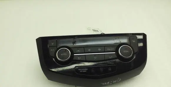 Nissan Qashqai Climate control unit 27500HV00A