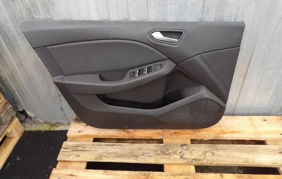 Renault Clio V Front door card panel trim