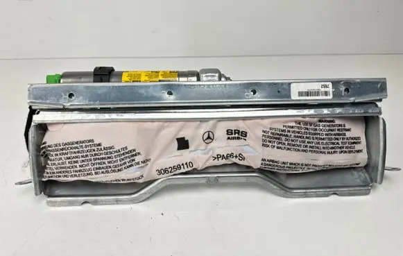 Mercedes-Benz C W204 Knee airbag 306026999AR