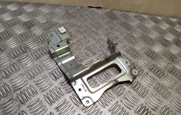 Nissan Qashqai Other engine bay part
