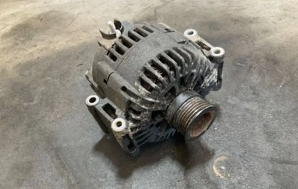 Mercedes-Benz C W204 Generator/alternator A0009060401 2612243A TG15C182