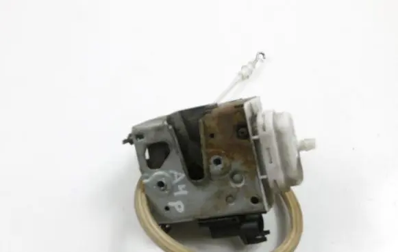 Audi A4 S4 B5 8D Front door lock 8D1837016C