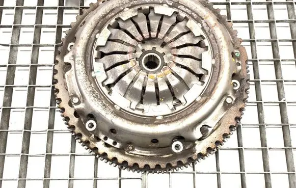 Renault Captur Clutch set kit 302101221R