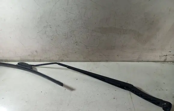 Opel Insignia A Front wiper blade arm 13227399