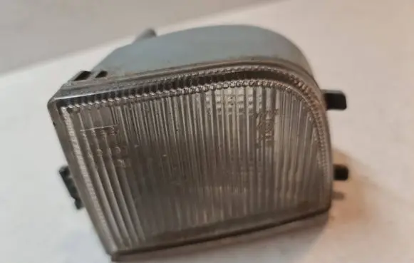 Volkswagen PASSAT B4 Front indicator light 3A0953156 85805111