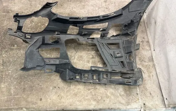 Mercedes-Benz C W205 Front bumper mounting bracket A2058855602