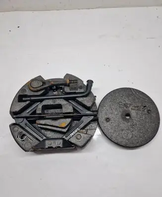 Ford Focus Tool box BM5117009 CB8BD20487