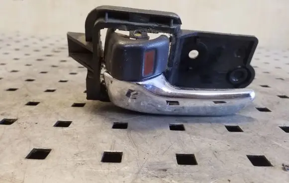 Toyota Avensis T220 Front door interior handle
